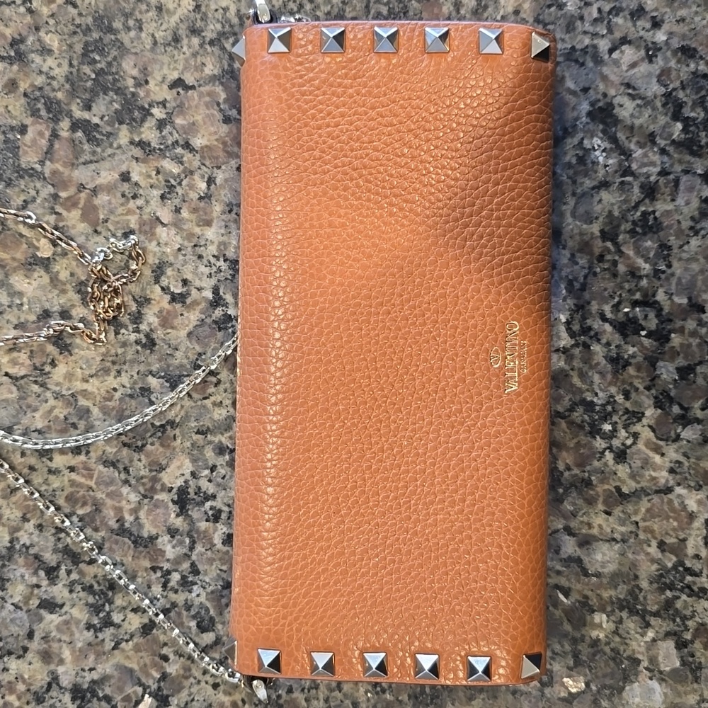 Valentino Garavani Rock Stud Continental Wallet On Chain - Picture 2 of 16
